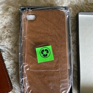 ARTISAN LEATHER
PHONE case and wallet